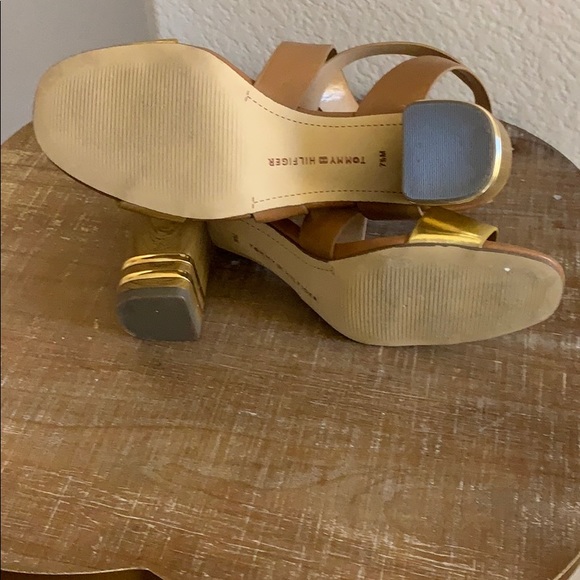 EUC Tommy Hilfiger Wood style Sandals - Picture 7 of 7